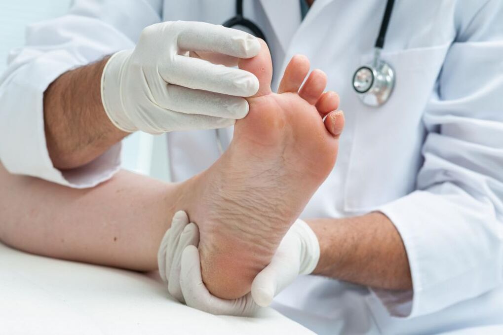 Doctors perform a diagnostic examination of the leg affected by the fungus